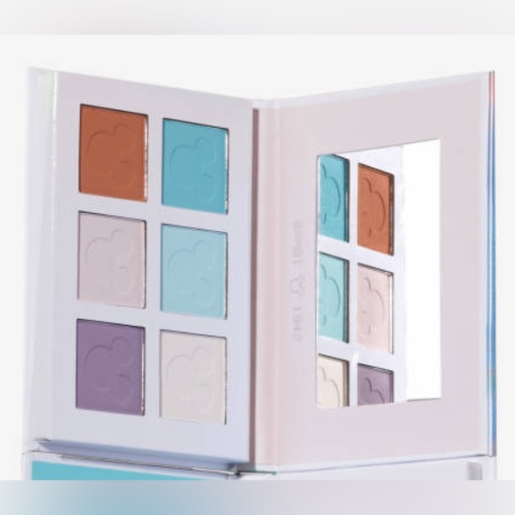 Beauty Bay Disney Bambi 1942 6 Pan Eyeshadow Palette BNIB - Picture 7 of 8